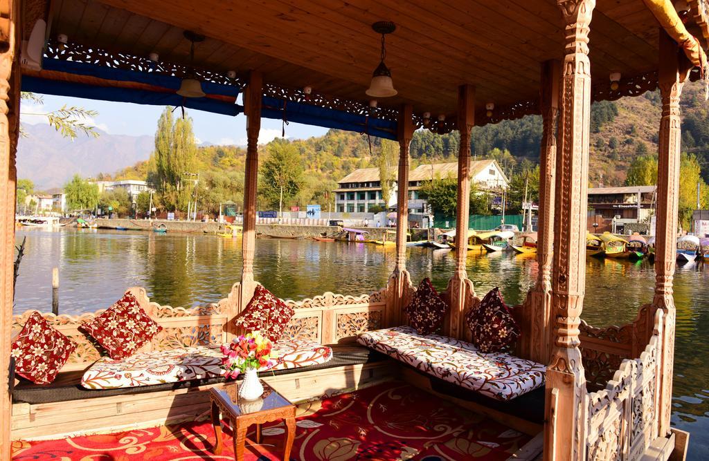 Готель White House Group Of Houseboats Срінагар Екстер'єр фото