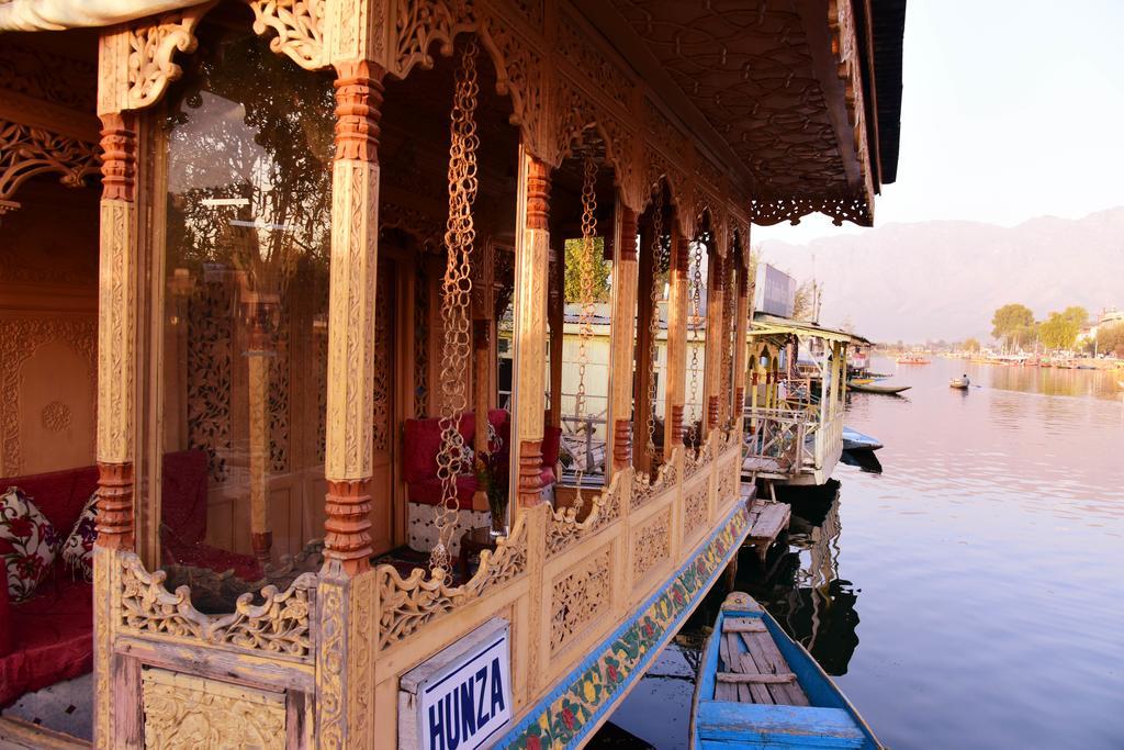 Готель White House Group Of Houseboats Срінагар Екстер'єр фото