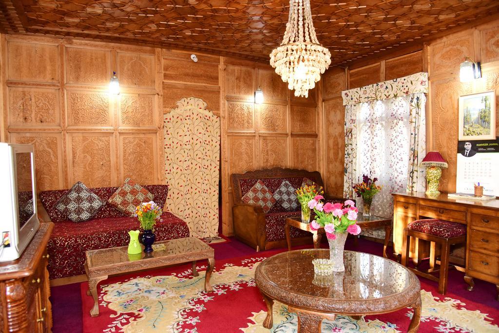 Готель White House Group Of Houseboats Срінагар Екстер'єр фото